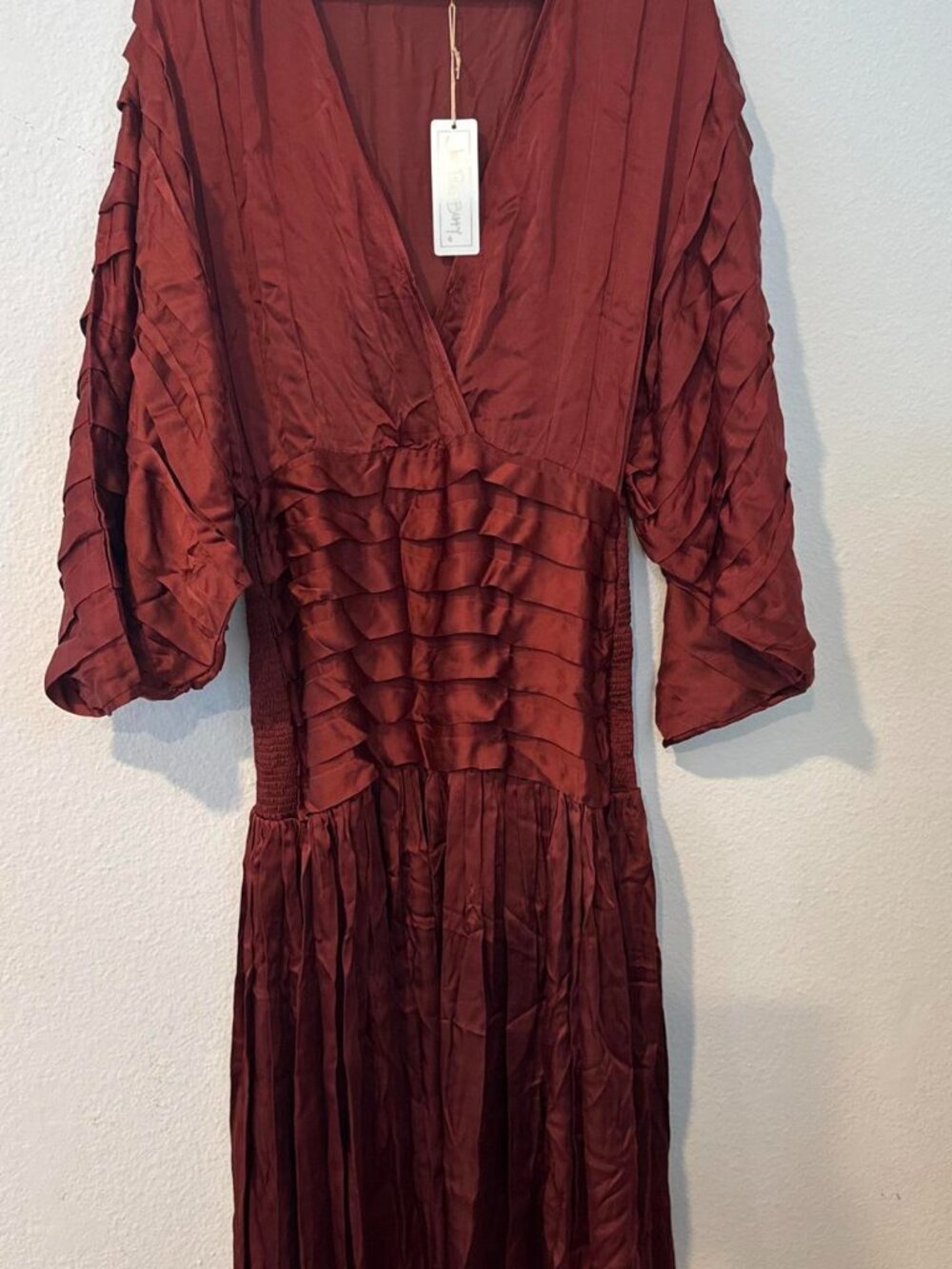 NWT Jens Pirate Booty Burgundy ruched midi dress with pleated sleeves and